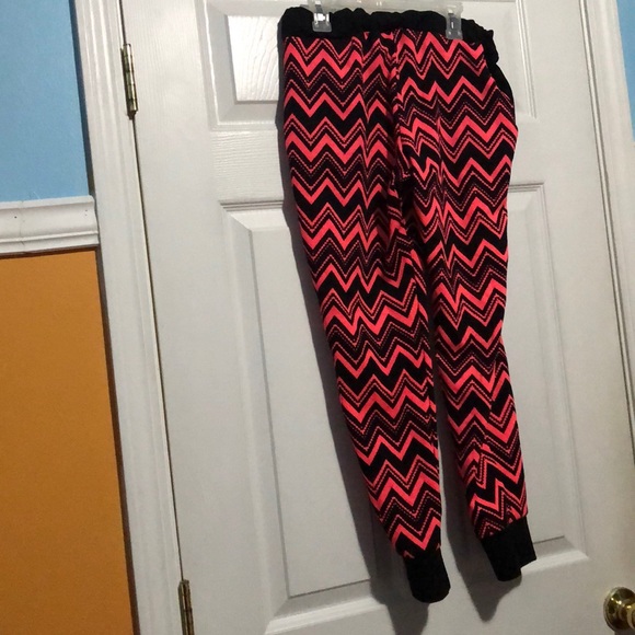 Chevron Print Jogger Pants - Picture 2 of 2